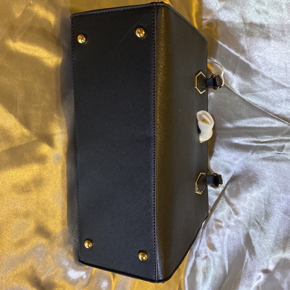 Park Ave Collection black bag with gold trim. - Picture 12 of 13